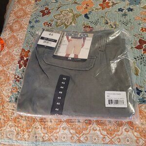 Size 44 Stretch Olive Green Shorts NWT